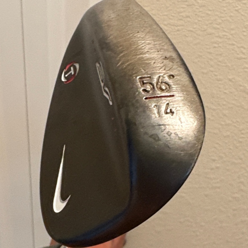 Nike Left Handed SV Tour Golf Wedge 56° Loft, Sand Wedge.